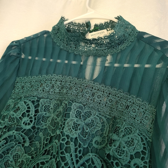 🆕️ Esmerald Green Long Sleeve Blouse - Picture 3 of 8